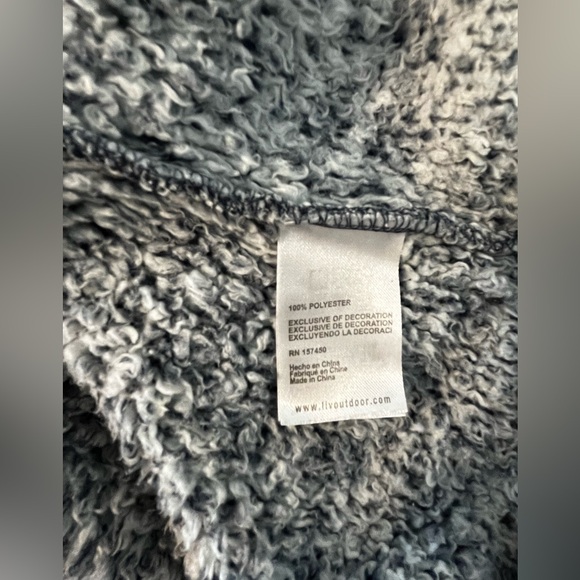 Fuzzy Pullover Front pocket Quarter zip adjustable neck sz M - Picture 13 of 13